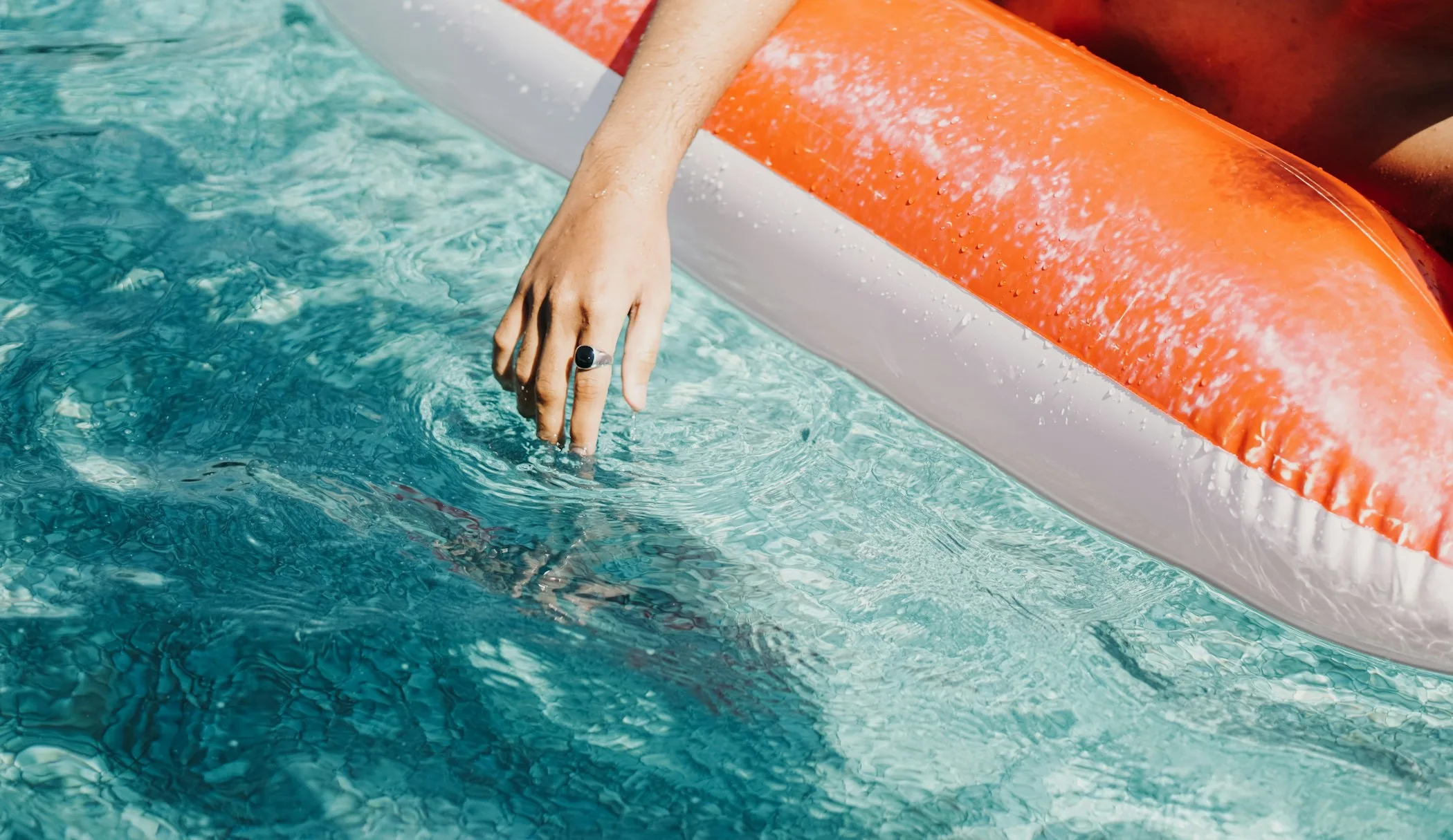 Piscina gonfiabile balcone: sicurezza e normative da sapere