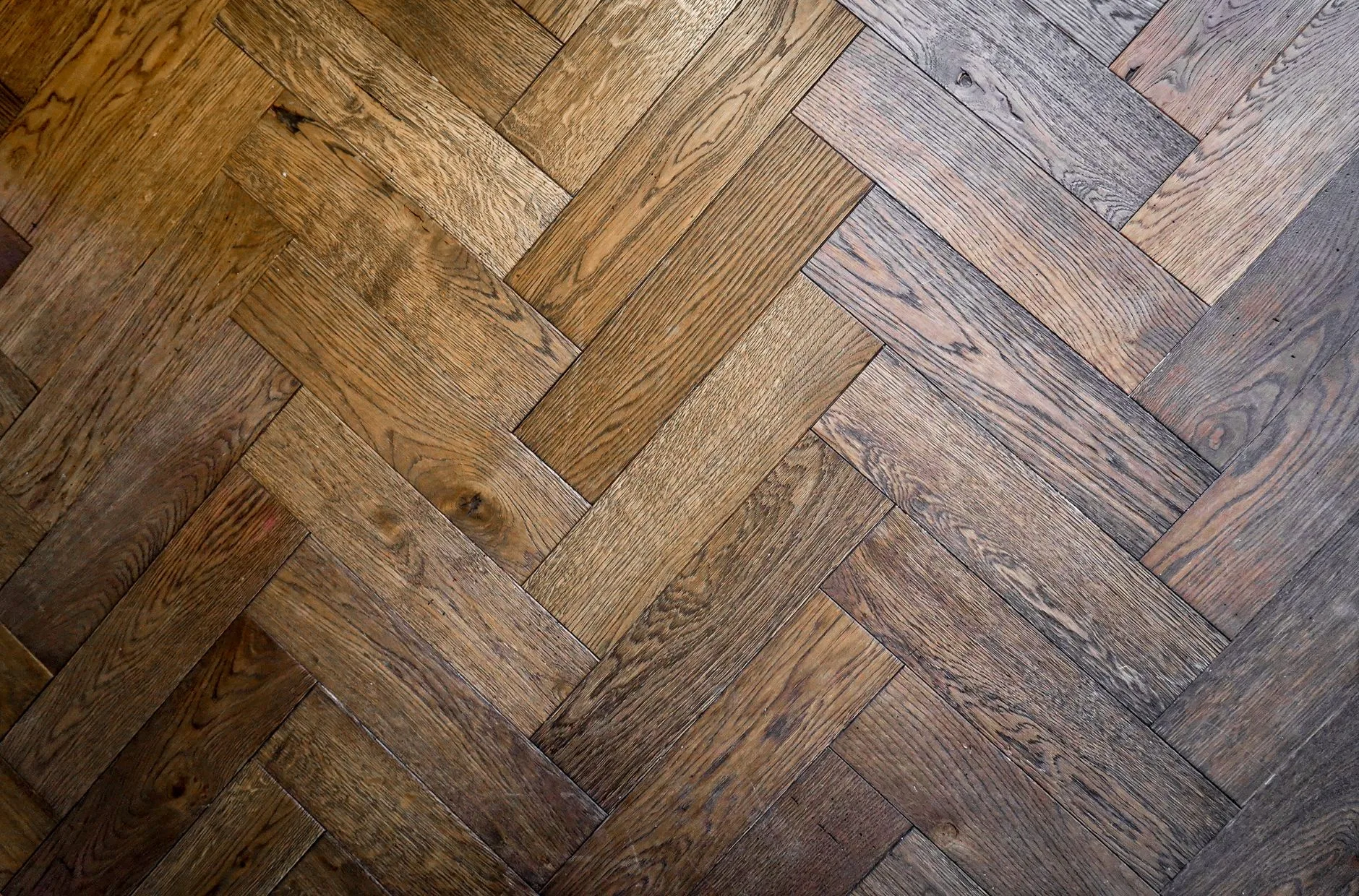Parquet vinilico, laminato o parquet vero: quale scegliere